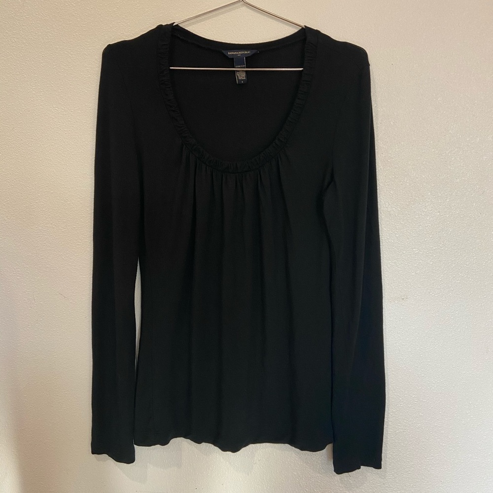 Banana Republic- Long Sleeved Tee